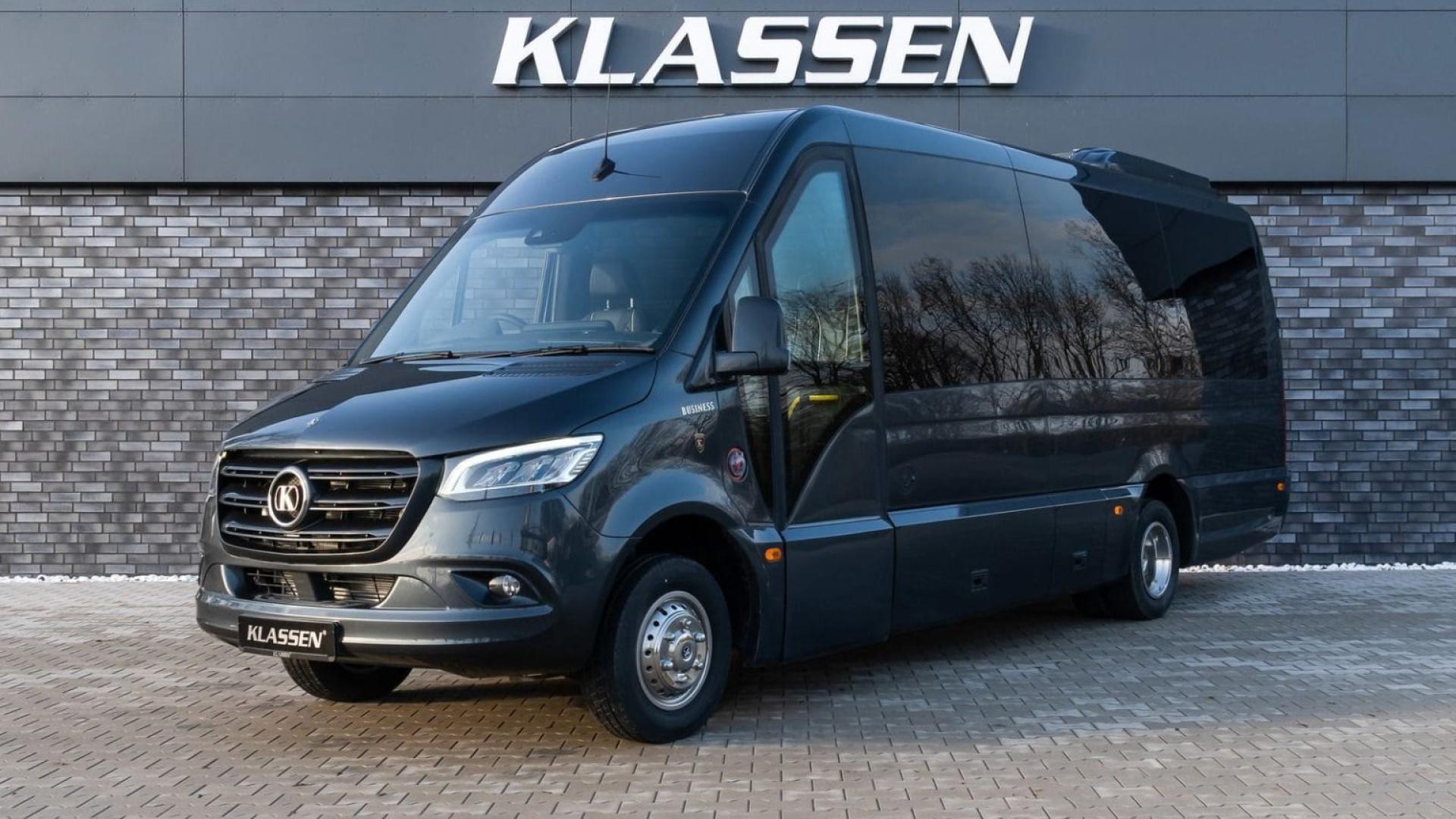 Mercedes Sprinter Van (18 Passengers)