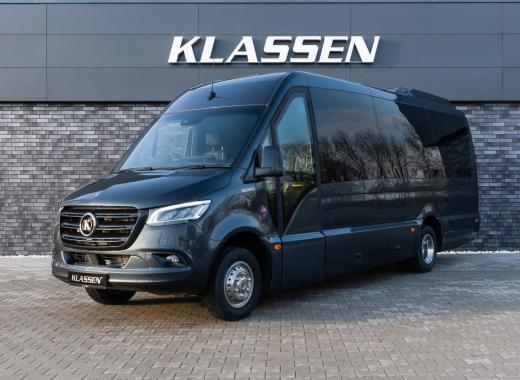 Mercedes Sprinter Van (18 Passengers)