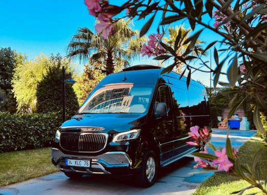 Mercedes Sprinter Maybach - (15 passenger)